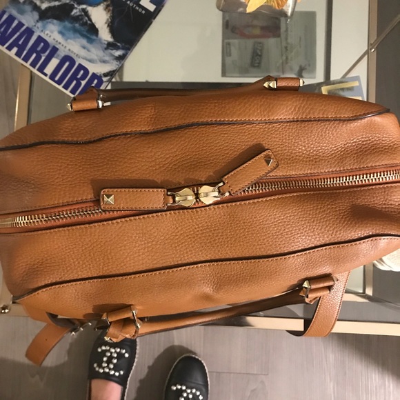 Authentic Valentino Rockstud Satchel Bag - Picture 3 of 8